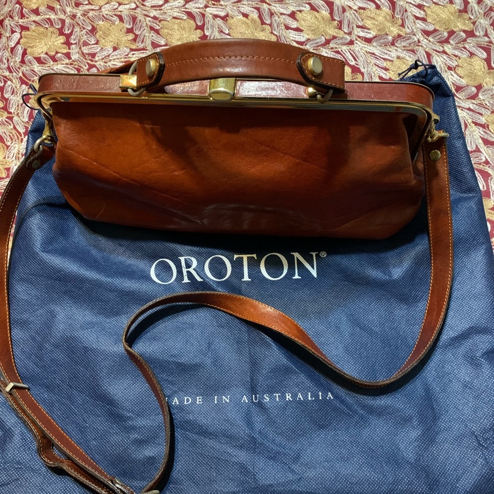 Women’s shoulder bag